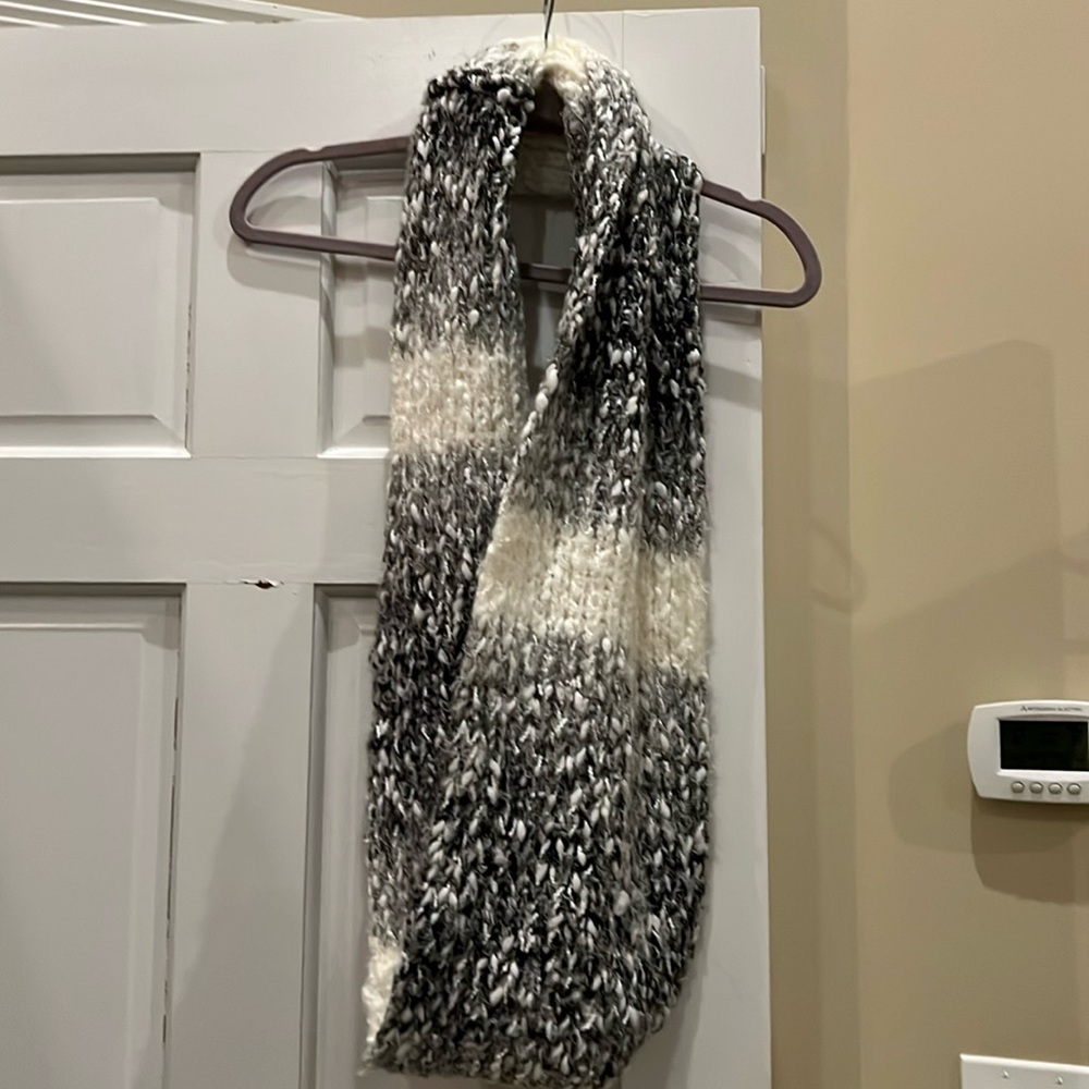 Knit infinity scarf